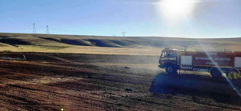 Konya’da hasat sonrası yangın! Zamanla yarıştılar