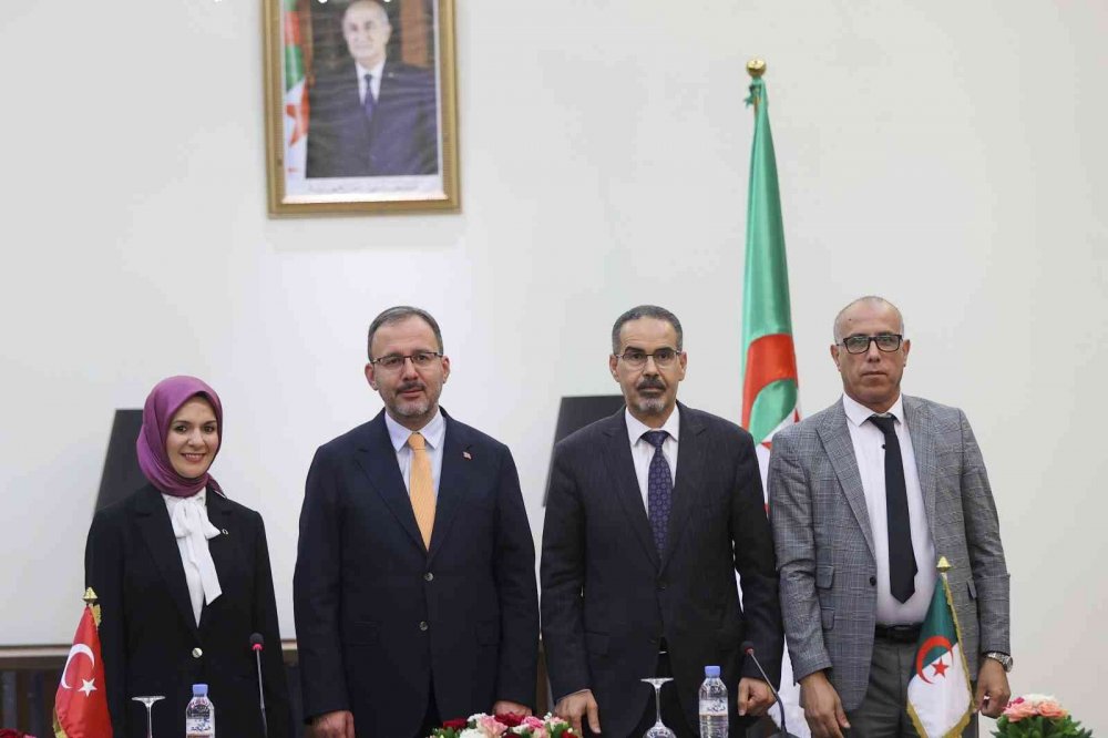 Bakan Kasapoğlu Cezayirli mevkidaşını Konya’ya davet etti