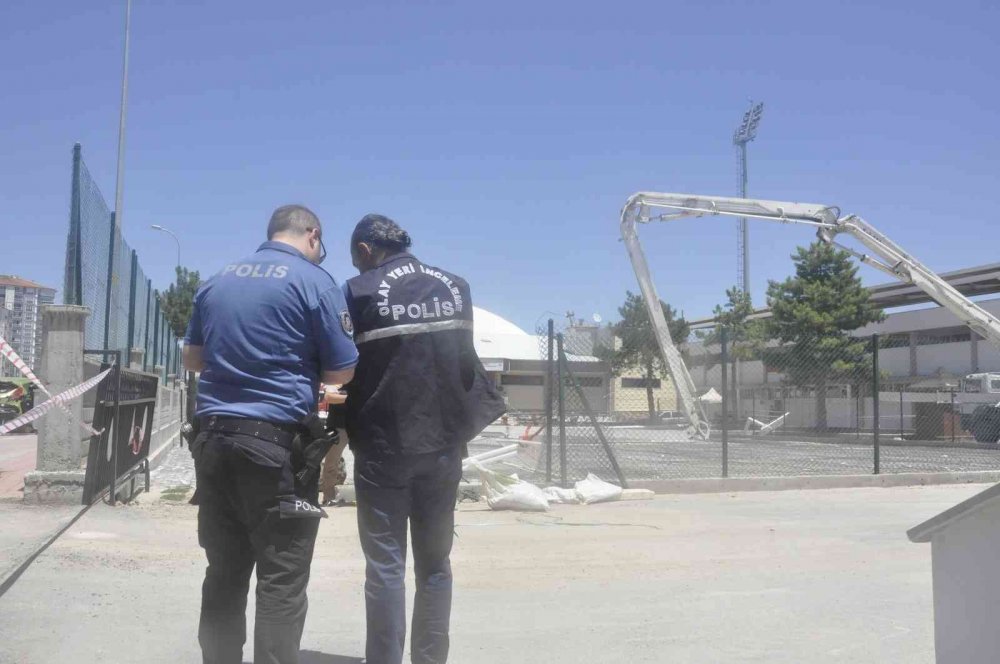 Karaman'da feci olay! Beton pompasının demir kolu üstüne düştü! Kafatası kırılan işçi yaşam savaşı veriyor