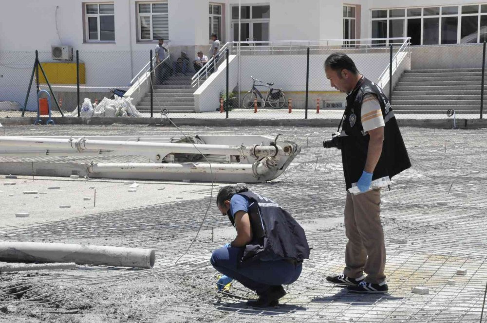 Karaman'da feci olay! Beton pompasının demir kolu üstüne düştü! Kafatası kırılan işçi yaşam savaşı veriyor