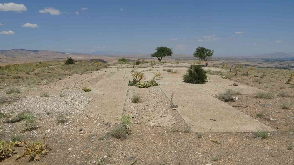 Türkiye'de 50 yıl önce beton ile kapatılan sahalarda petrol heyecanı! Beş ilde daha çalışma