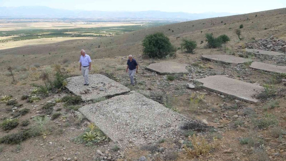 Türkiye'de 50 yıl önce beton ile kapatılan sahalarda petrol heyecanı! Beş ilde daha çalışma