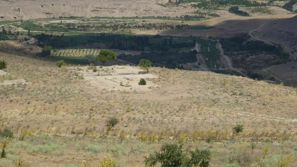 Türkiye'de 50 yıl önce beton ile kapatılan sahalarda petrol heyecanı! Beş ilde daha çalışma