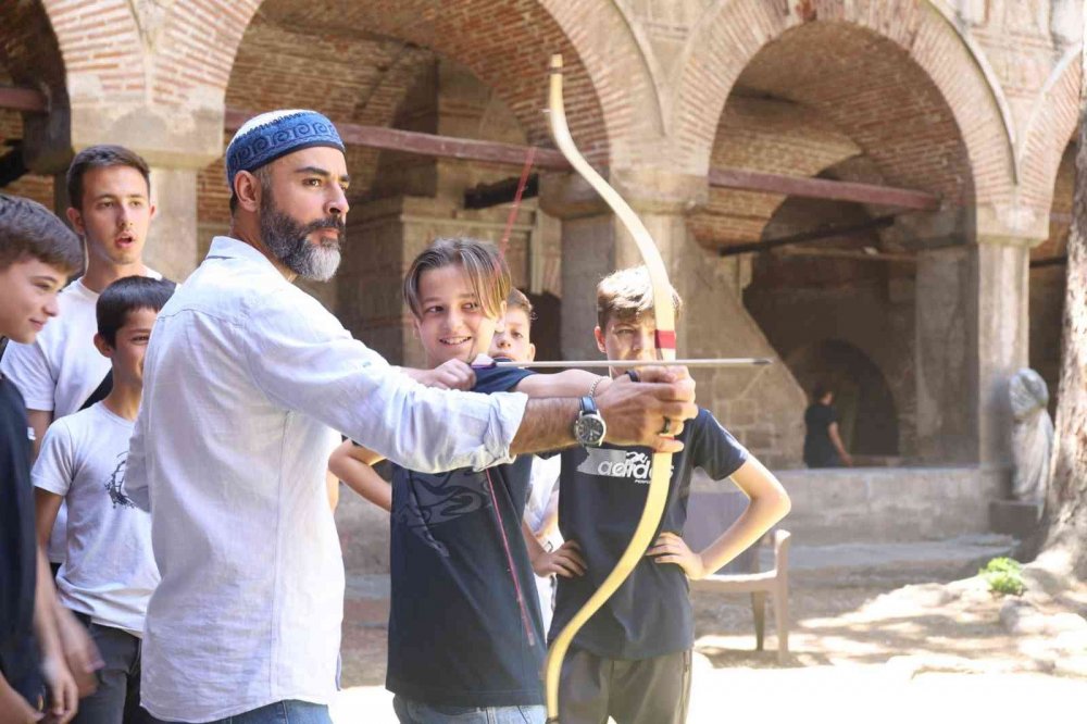 Genç KOMEK Yaz Okulu Üsküp, Prizren, Kiseljak, Kreşevo, Zenica ve Travnik'te yoğun ilgi görüyor