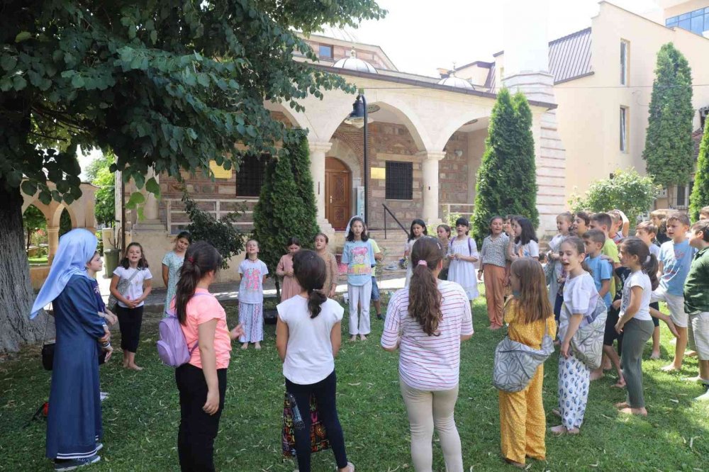 Genç KOMEK Yaz Okulu Üsküp, Prizren, Kiseljak, Kreşevo, Zenica ve Travnik'te yoğun ilgi görüyor