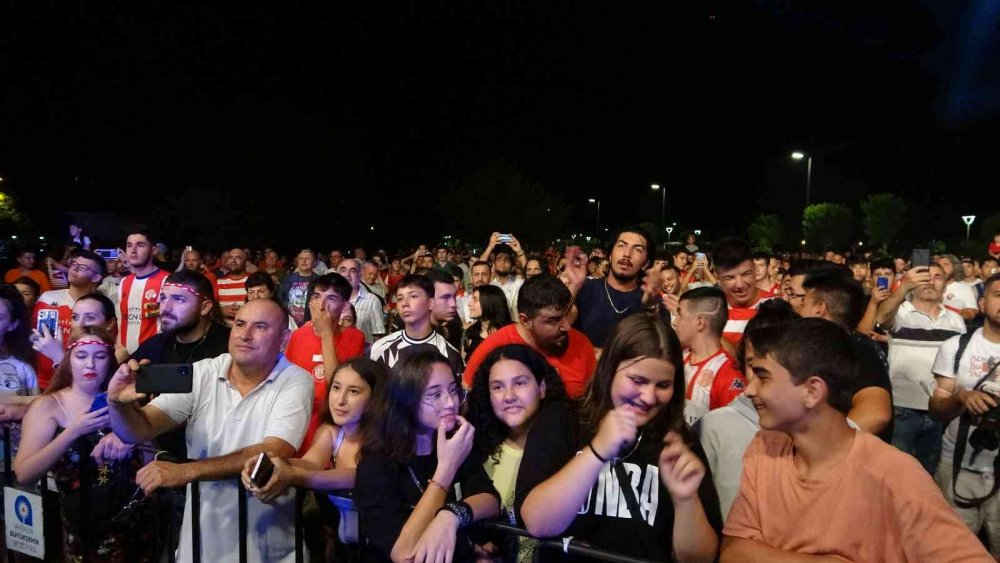 Başpehlivan Cengizhan Şimşek: Hayal olan altın kemeri takmak bize nasip oldu