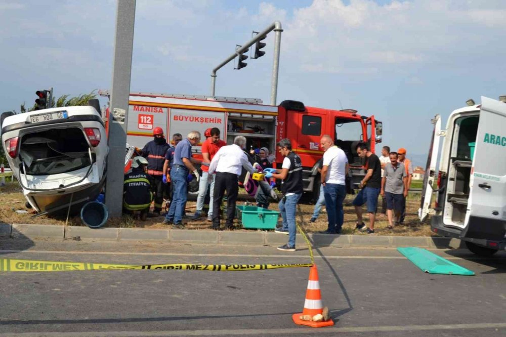 Manisa’da bayram günü korkunç kaza! Raif Demirel, Hüseyin Varol ve Mustafa Kama öldü! 2 yaralı