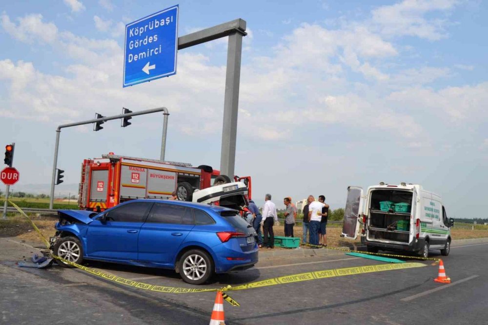 Manisa’da bayram günü korkunç kaza! Raif Demirel, Hüseyin Varol ve Mustafa Kama öldü! 2 yaralı