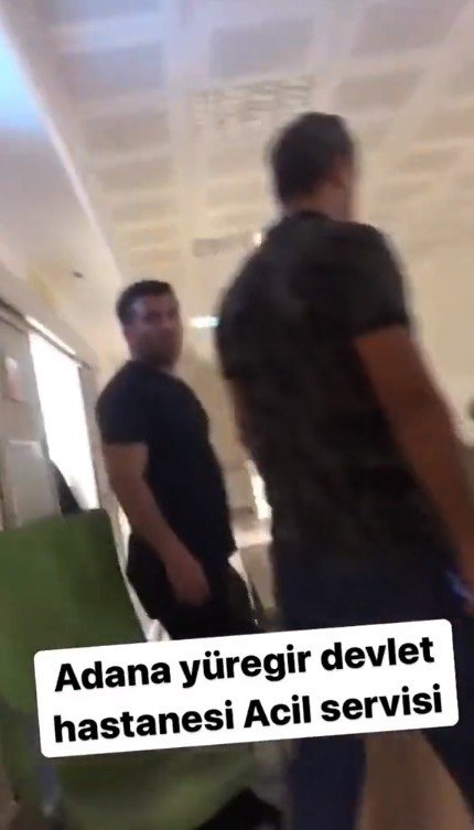 Yer Devlet Hastanesi Acil Servisi! Doktor ‘bakmıyorum’ dedi, ortalık karıştı