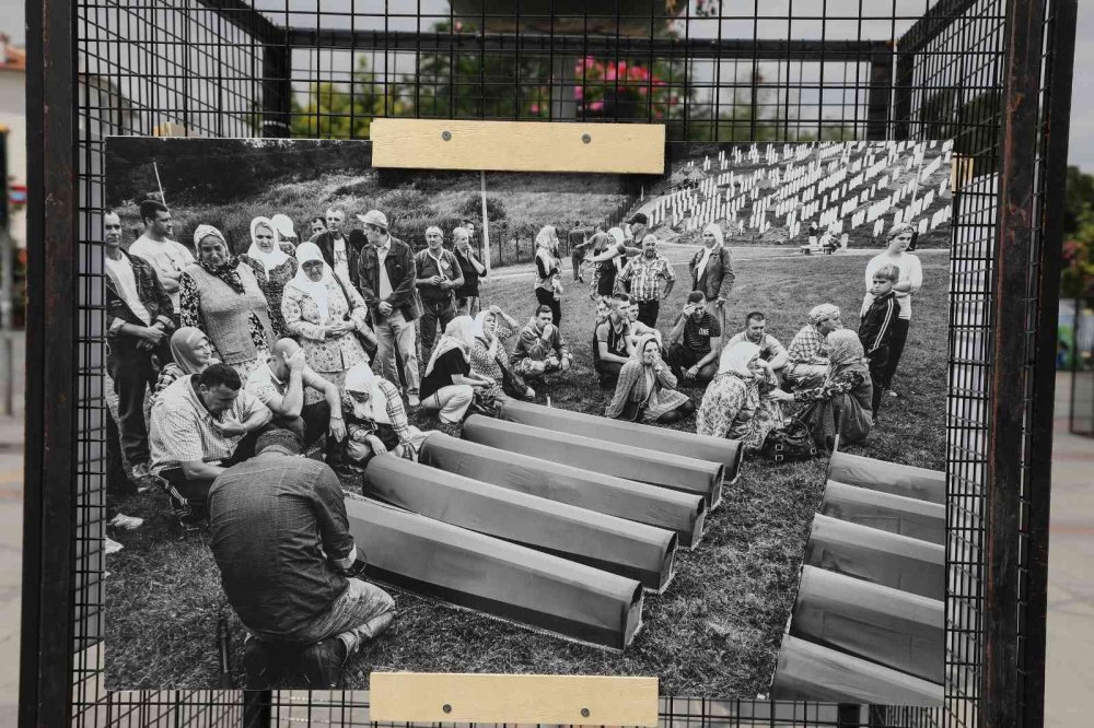 Srebrenitsa soykırımı Konya’da unutulmadı! Binlerce şehit fotoğraf sergisiyle anılıyor