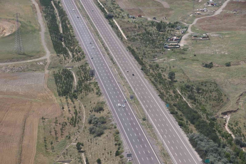 Bayram dönüşü trafiği havadan denetlendi! Ankara yolları sakin