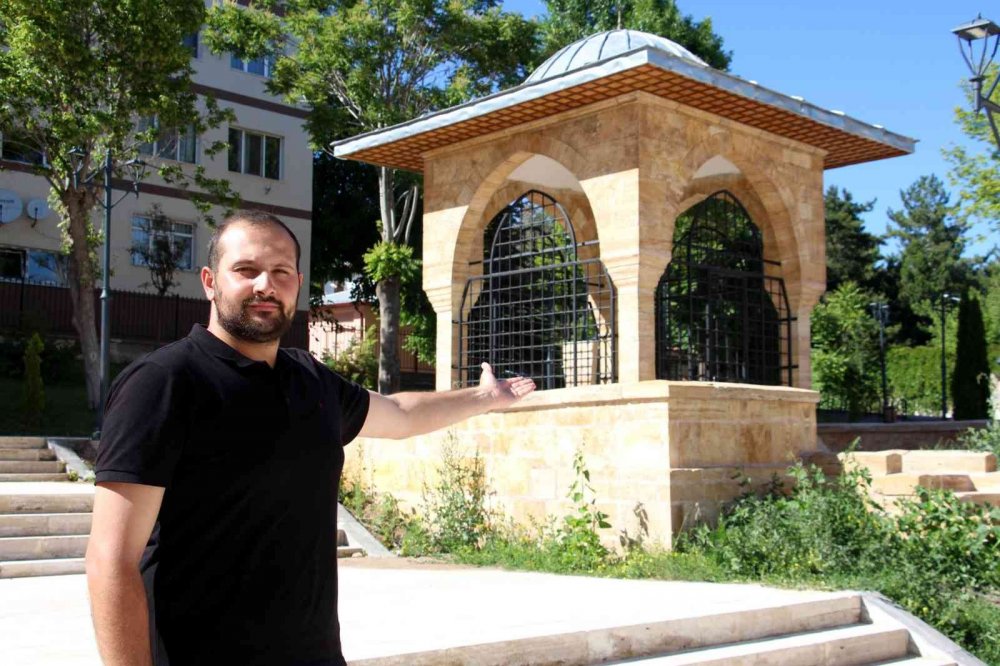 Döneminde adına devlet kurulan Kadı Burhanettin'in kabri binalar arasında kayboldu!