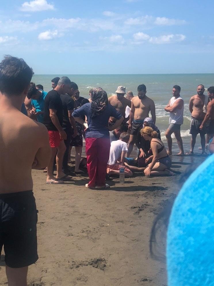 Konya'dan tatile gitti! Denizde dalgalara kapılan şahıs böyle kurtarıldı! Hayati tehlikesi sürüyor