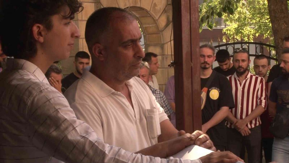 Scooterla giderken geçirdiği kazada yaşamını yitiren Dilara Gül gözyaşlarıyla toprağa verildi!