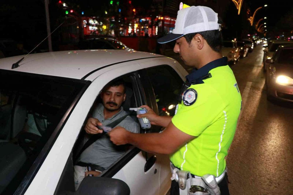 Tatilcilerin geçiş güzergahı Aksaray’da bayram denetimleri hız kesmiyor