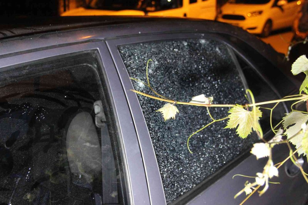 Karaman'da korkutan patlama! Ev ve araçlar zarar gördü! 4 genç yaralandı