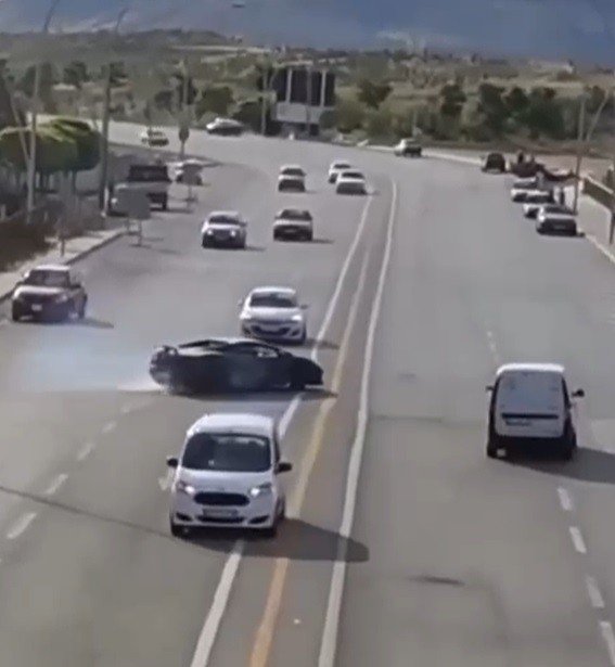 Konya Akyokuş'ta drift atan sürücünün cezası ağır oldu! Lüks otomobille magandalık kamerada