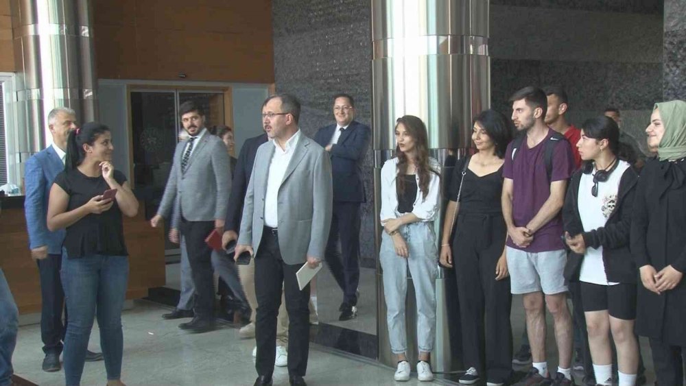 KYK borç faizleri silinecek mi? Bakan Kasapoğlu ilk Kabine Toplantısını işaret etti