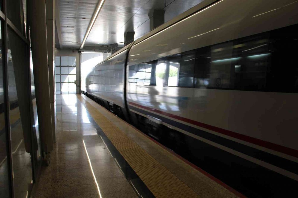 15 Temmuz Demokrasi ve Milli Birlik Treni sefere çıktı! Ankara, İstanbul ve Konya arasında 2 ay hizmet verecek