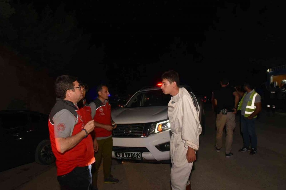 Datça'da mahsur kalan hayvanlar ve arı kovanlarının tahliyesi yapıldı