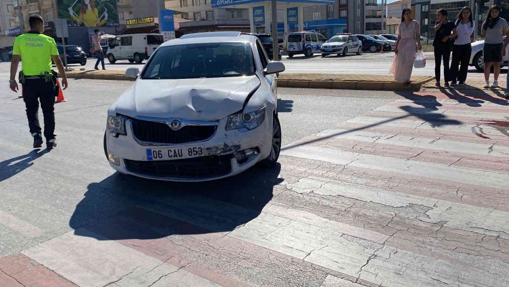 Konya’da 4 araç kavşakta çarpıştı! 3 yaralı