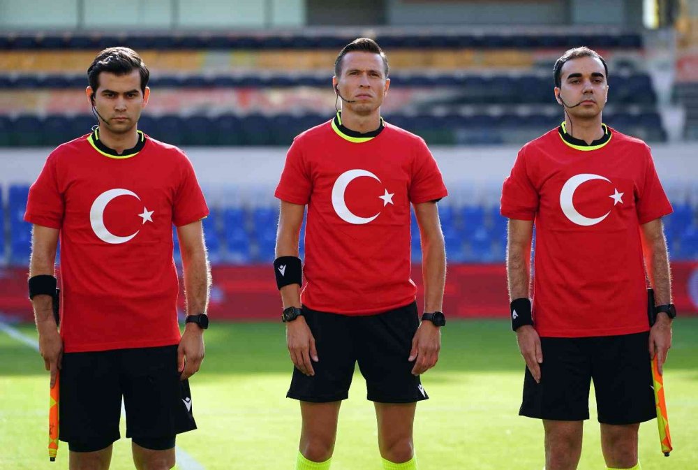 Konyaspor Başakşehir'e tek golle mağlup oldu