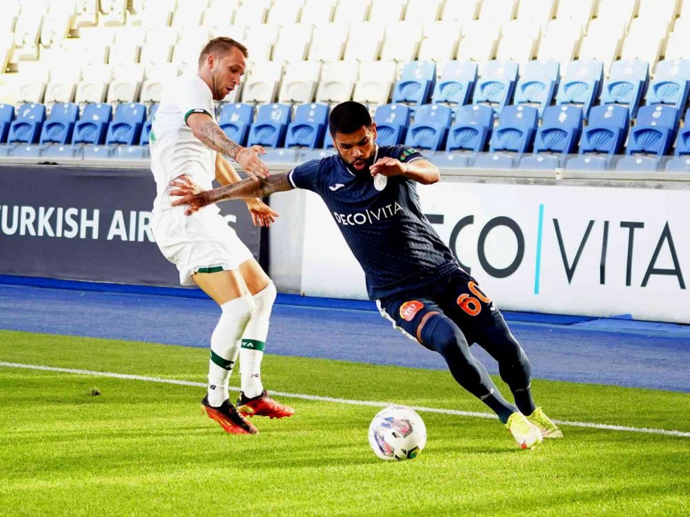 Konyaspor Başakşehir'e tek golle mağlup oldu