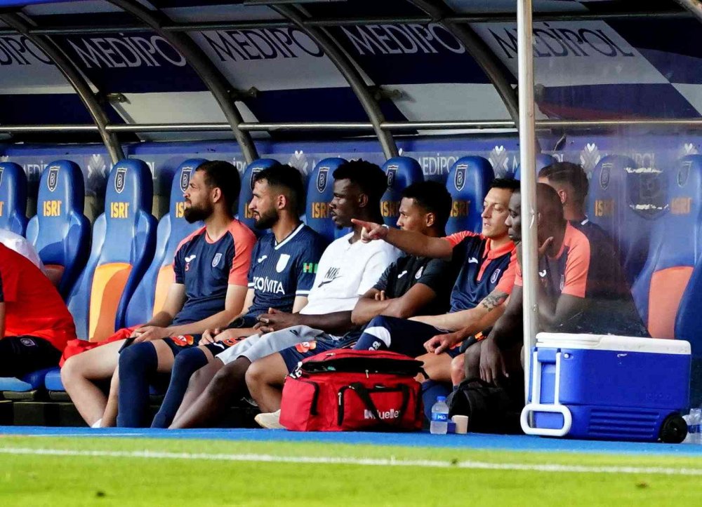 Konyaspor Başakşehir'e tek golle mağlup oldu