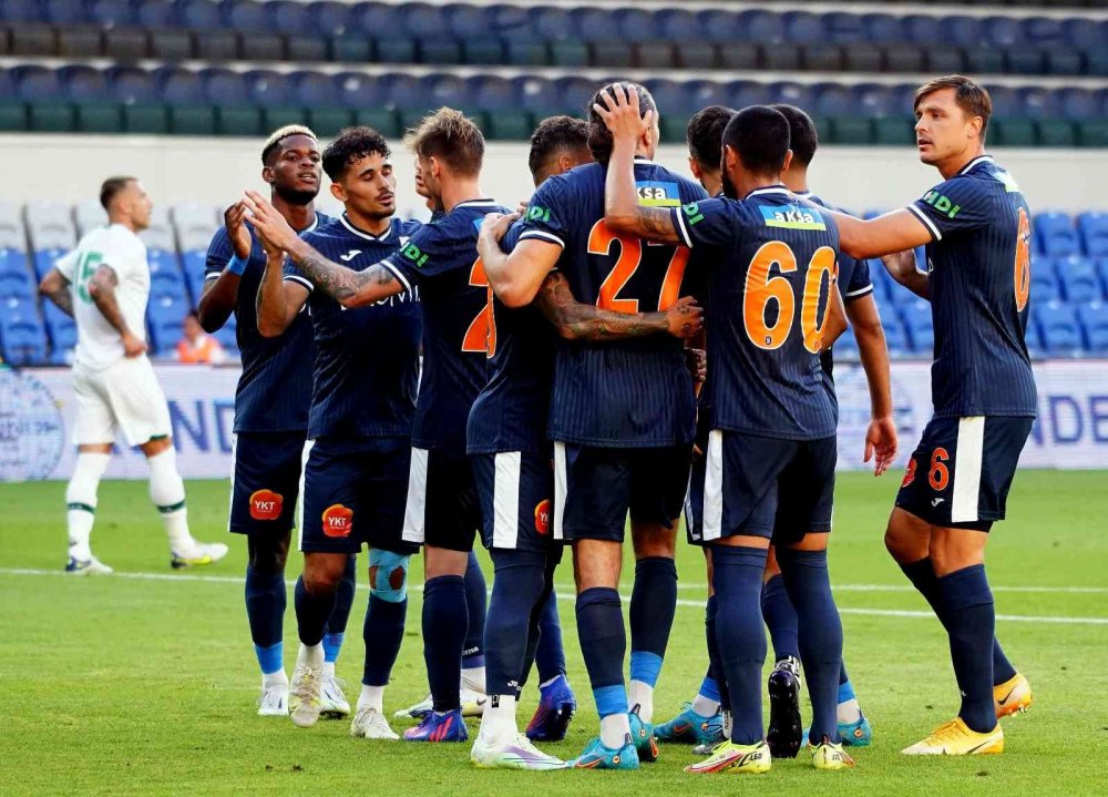 Konyaspor Başakşehir'e tek golle mağlup oldu