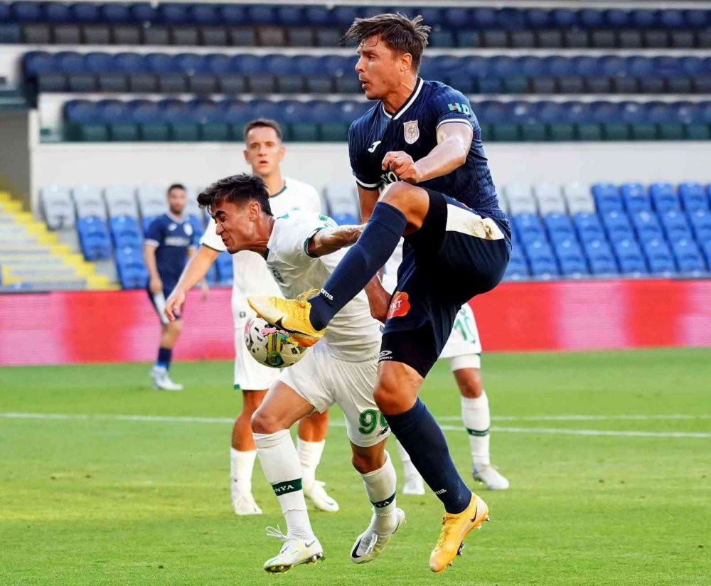 Konyaspor Başakşehir'e tek golle mağlup oldu