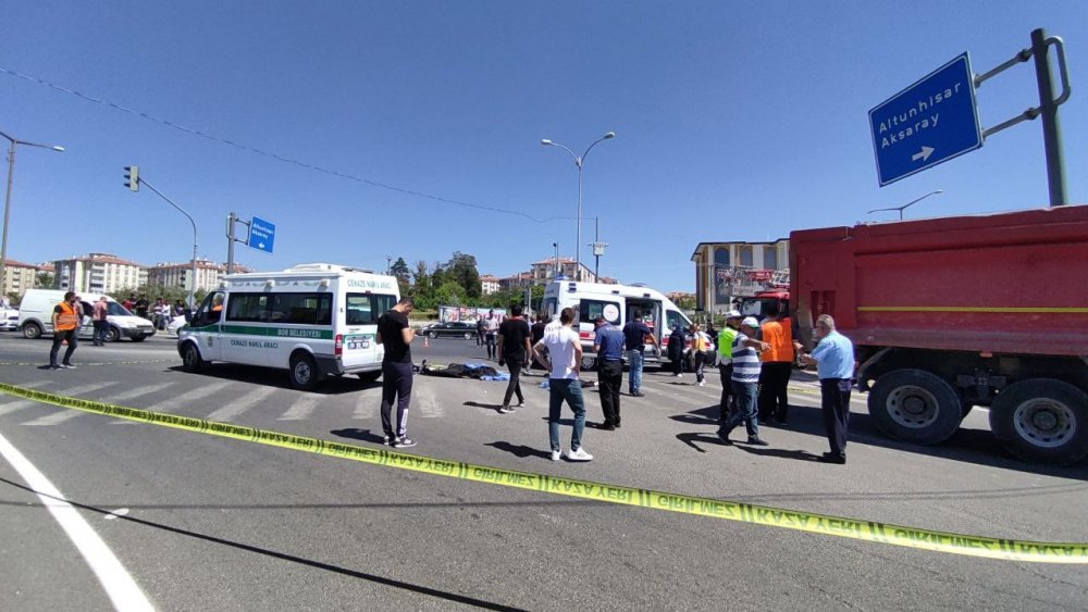 Niğde’de korkunç kaza! Kamyonla çarpışan motosikletteki karı-koca can verdi
