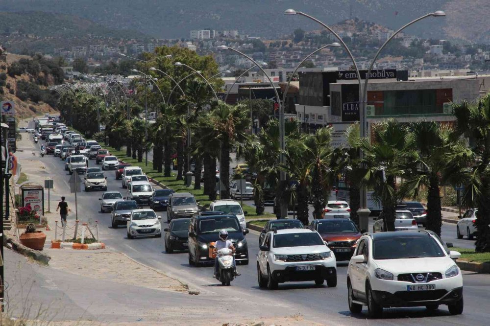Tatilcilerin dönüş çilesi başladı! Bodrum'dan 10 bin ton çöp çıktı