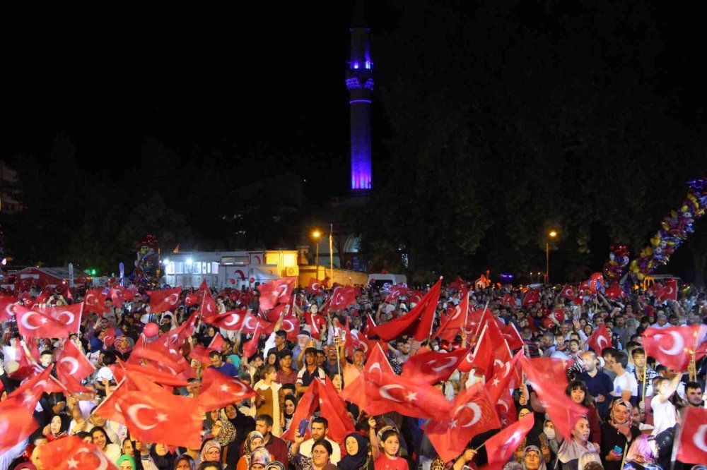 Karaman Aktekke 15 Temmuz Demokrasi Meydanı'nda tek yürek oldu