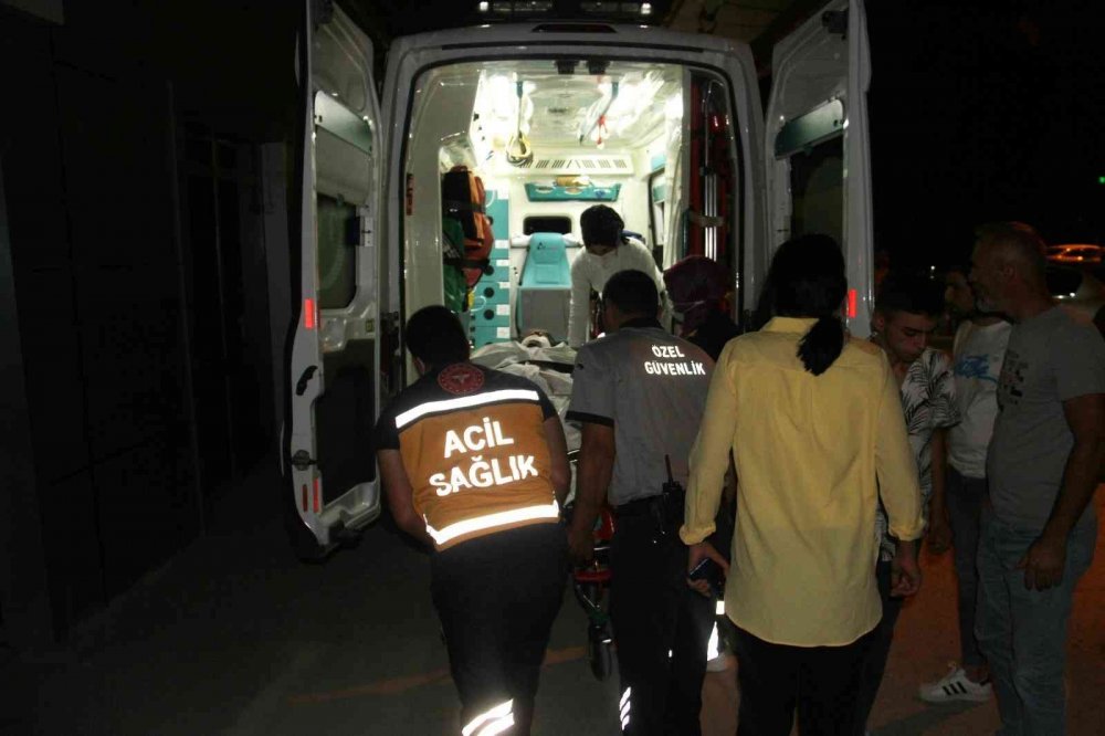 Konya'da dehşet! Otomobilden inen şahıslarca bıçaklanan 19 yaşındaki genç ağır yaralandı