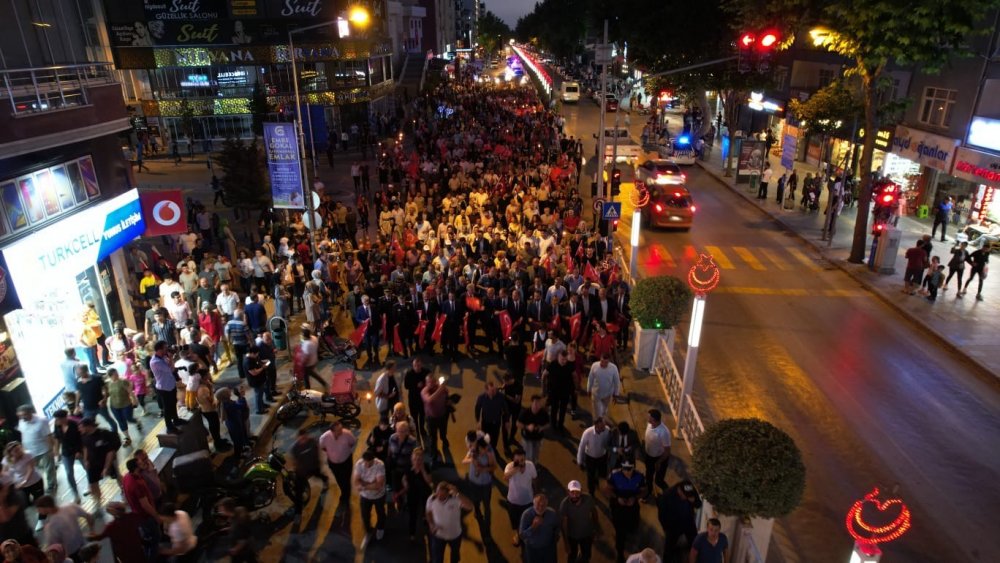 Niğde 'Türkiye aşkına' tek yürek oldu