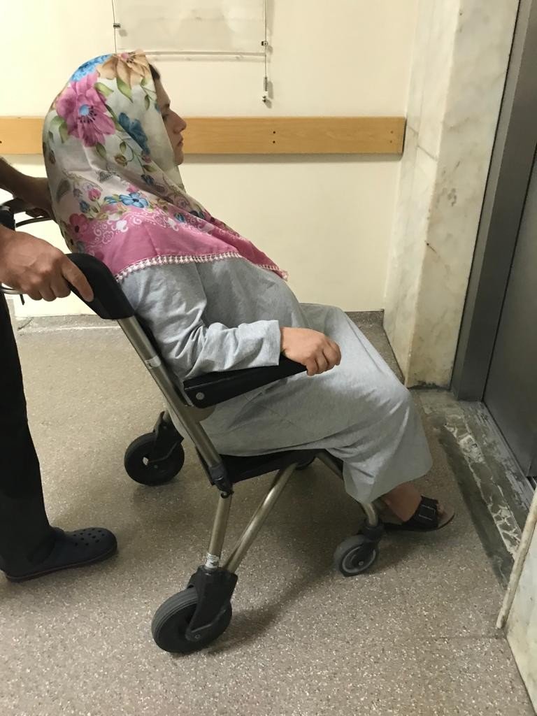 Hamile kadına hastanede 'kalk git' şoku! Evinin banyosunda doğum yaptı