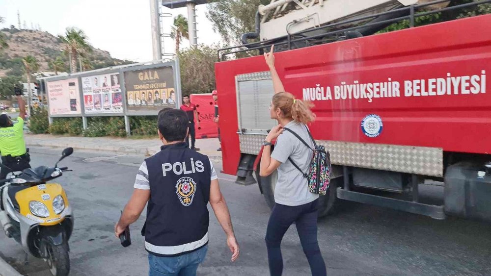 50 metrelik baz istasyonunun tepesine çıkan şahıs yürekleri ağza getirdi!