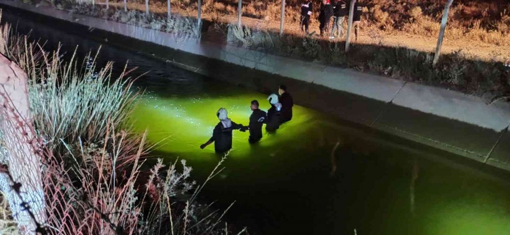 Denizli'de ekipler kayıp 2 çocuk için seferber oldu! Su kanalı ve arazide arama çalışmaları sürüyor