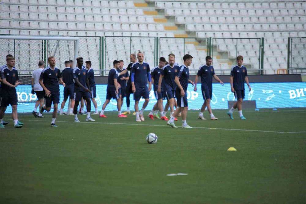 BATE Borisov Teknik Direktörü Mikhaylov: Konyaspor müsabakasına son üç maçın analizini yaparak hazırlandık