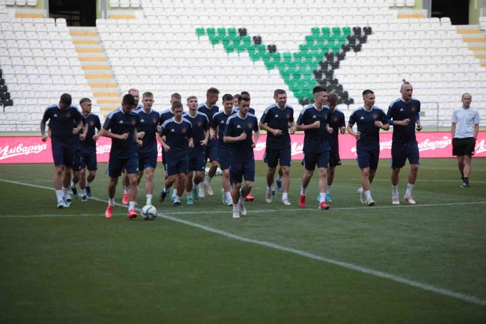 BATE Borisov Teknik Direktörü Mikhaylov: Konyaspor müsabakasına son üç maçın analizini yaparak hazırlandık