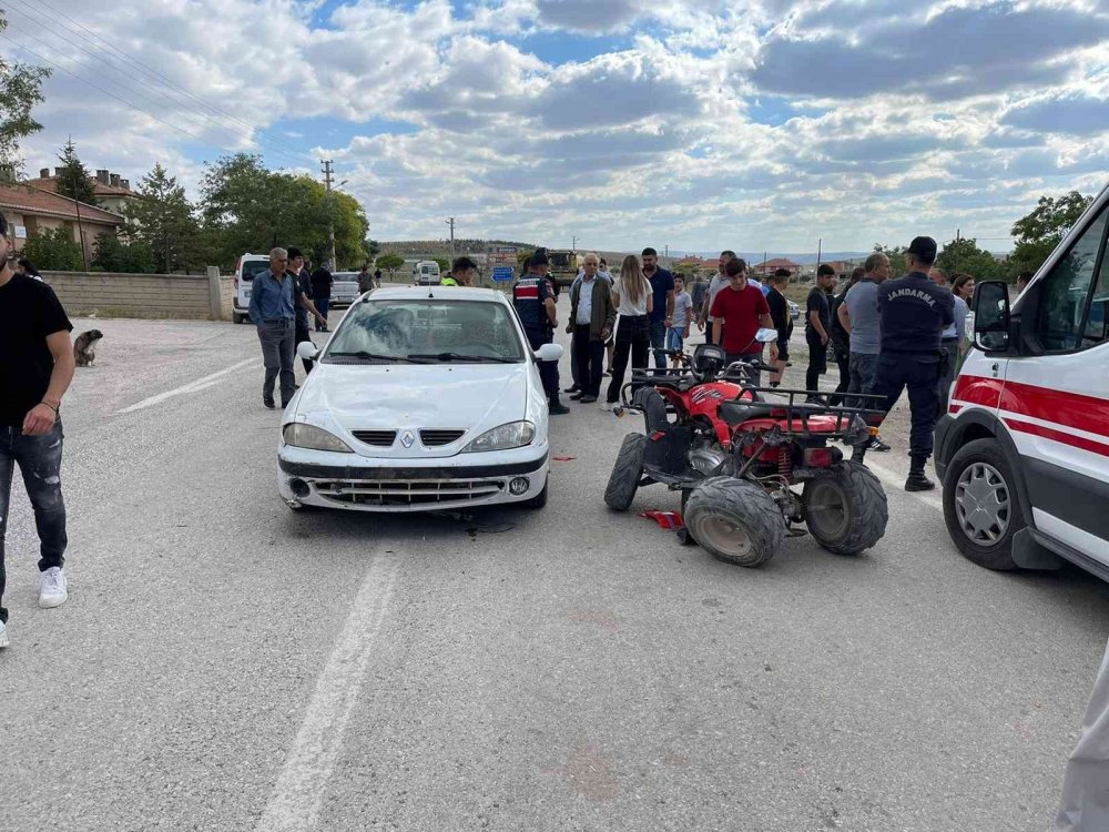 Konya’da ehliyetsiz sürücünün kullandığı otomobille çarpışan ATV'deki iki çocuk yaralandı