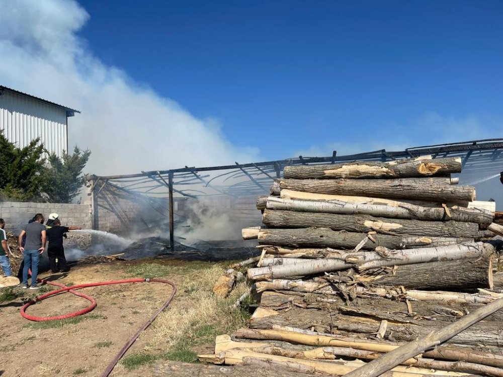 Konya'da kereste atölyesinde korkutan yangın!