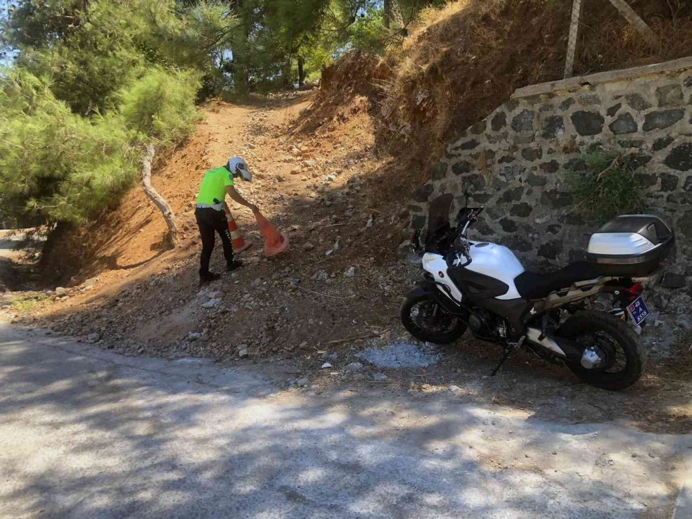 Marmaris’te ormanlık arazi Emniyet TOMA’larıyla yangına karşı sulandı