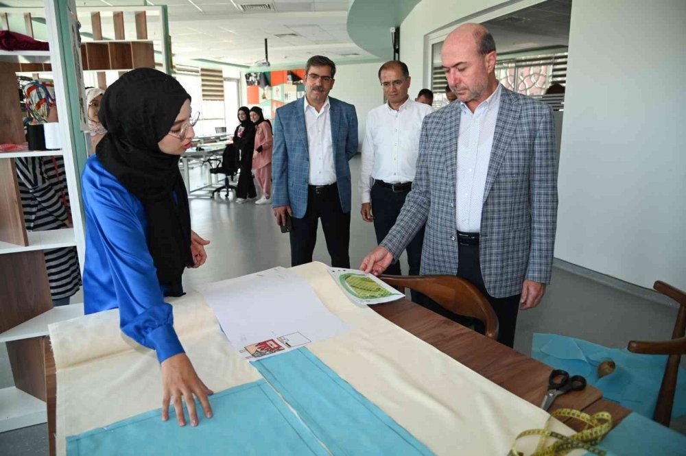 Konya Beyhekim Gelişim ve Teknoloji Akademisi’nde yaz kursları sürüyor