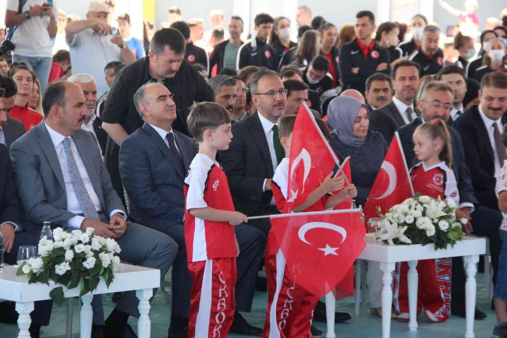 Konya dev organizasyona hazırlanıyor! Bakan Kasapoğlu Olimpik Yüzme Havuzunu açtı!