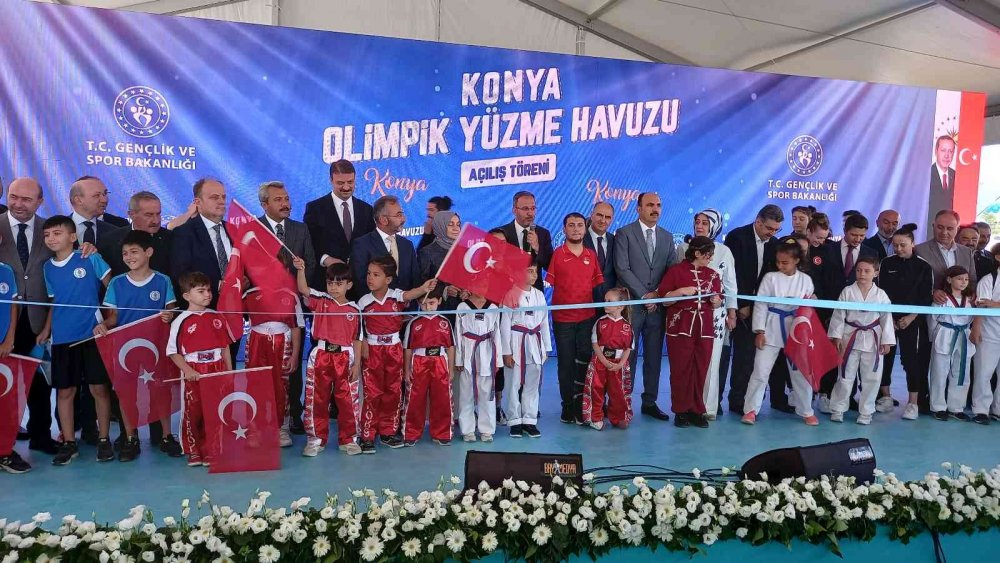 Konya dev organizasyona hazırlanıyor! Bakan Kasapoğlu Olimpik Yüzme Havuzunu açtı!