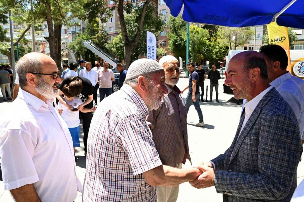 Başkan Pekyatırmacı Konya Hacı Kemal Onsun Camii cemaatiyle buluştu