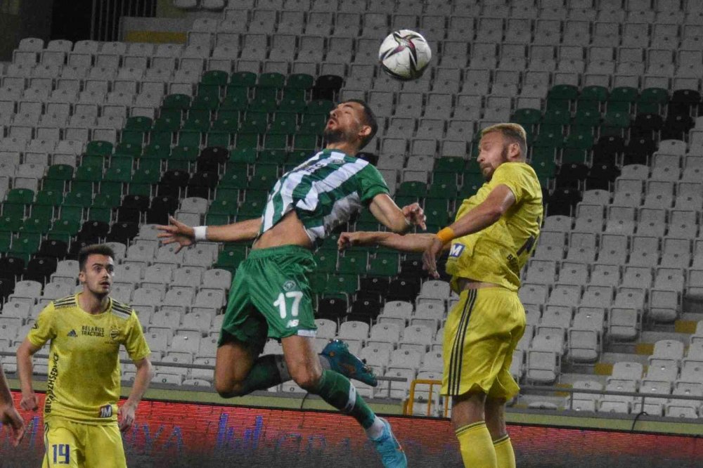 Konyaspor BATE Borisov'u 3-0 mağlup ederek turun kapısını açtı