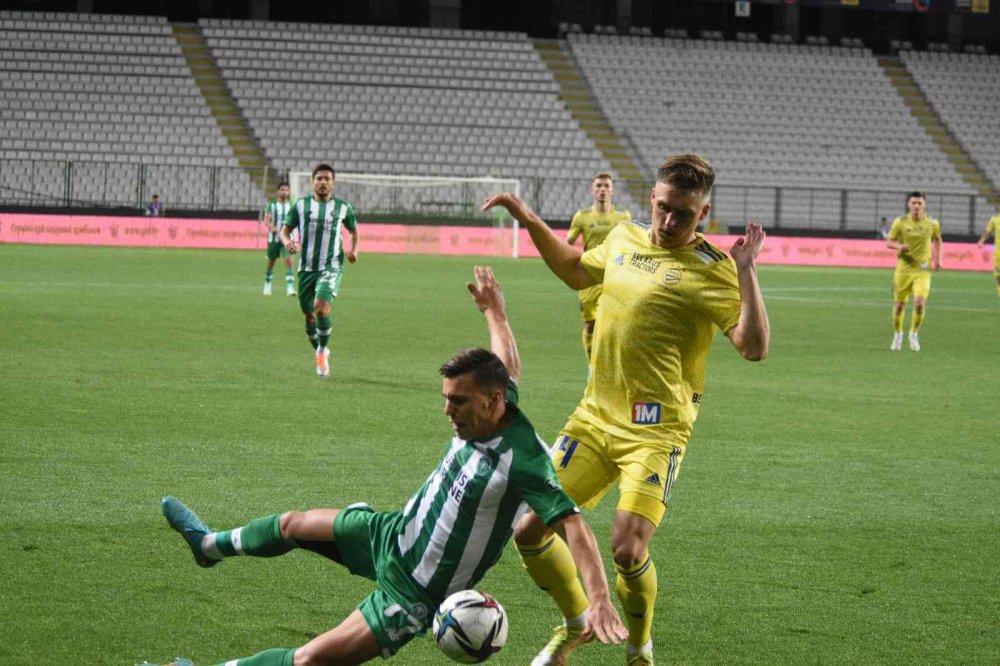 Konyaspor BATE Borisov'u 3-0 mağlup ederek turun kapısını açtı
