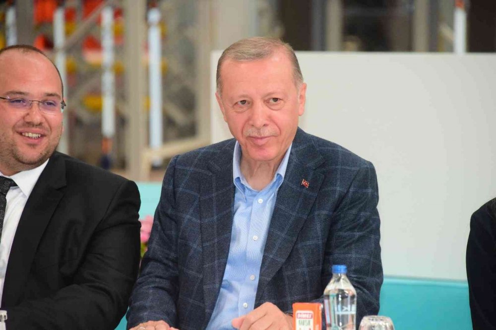 Cumhurbaşkanı Erdoğan: 5 bin 500 TL olarak belirlediğimiz asgari ücreti yeniden değerlendireceğiz!